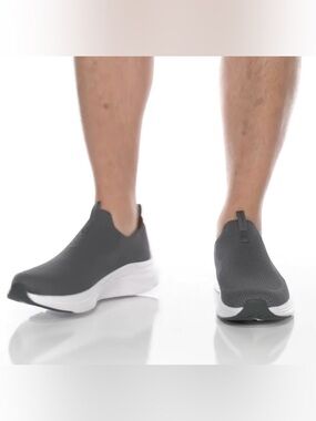 Skechers vapor foam covert air cooled memory foam shoes. Never worn. 10.5wide.